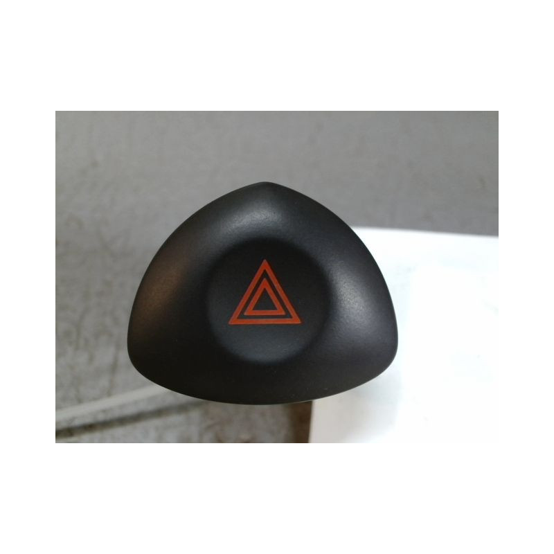 BOUTON DE WARNING RENAULT CLIO II CAMPUS 06-