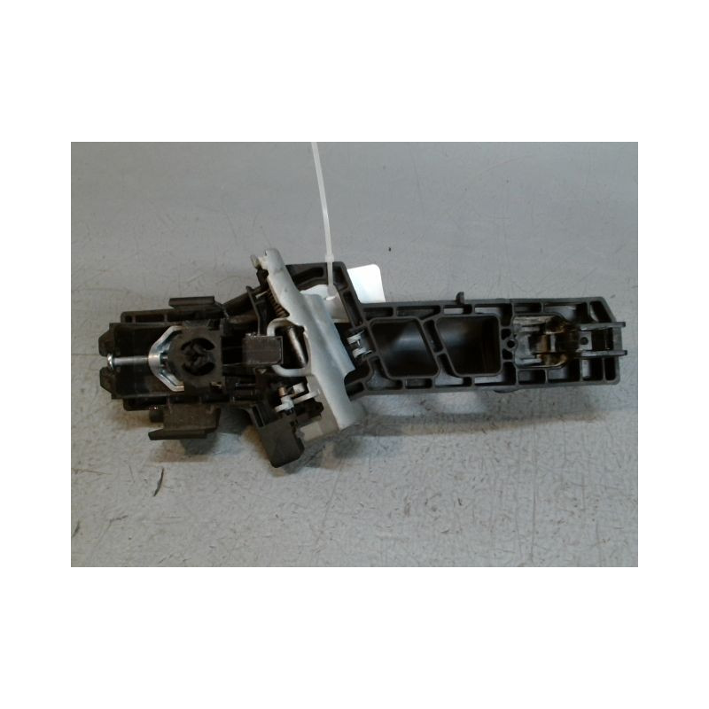 POIGNEE EXTERIEURE PORTE ARRIERE DROIT FORD FIESTA