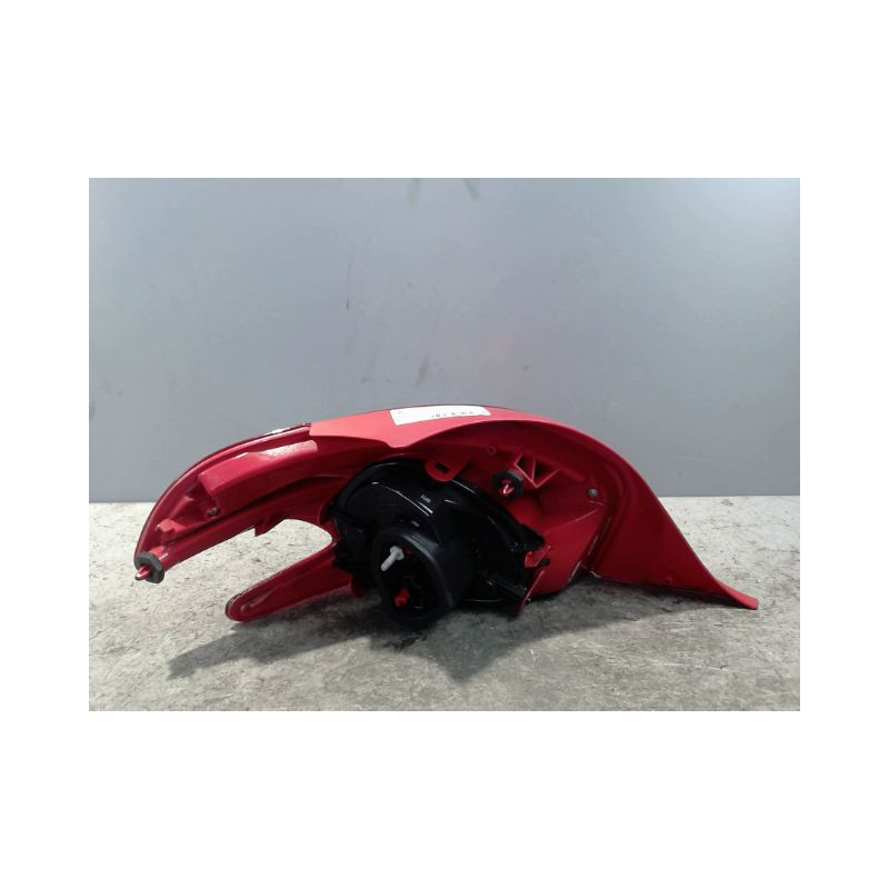 FEU ARRIERE DROIT PEUGEOT 208