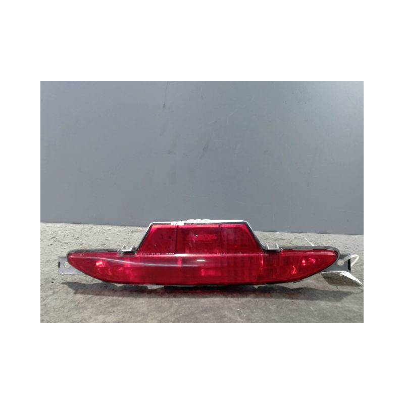FEU BROUILLARD CENTRAL ARRIERE PEUGEOT 208