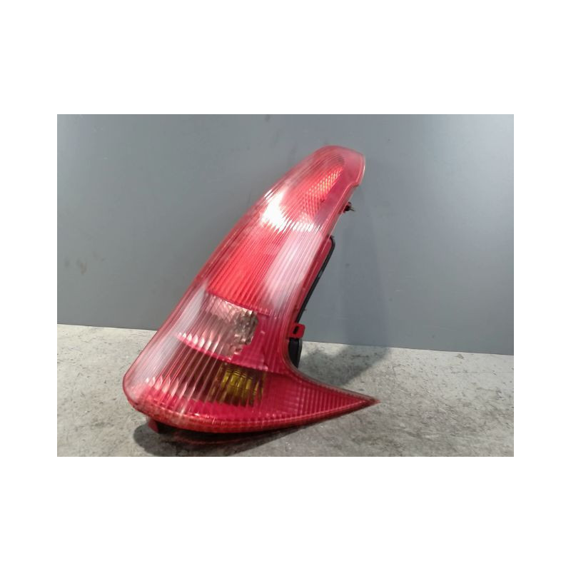FEU ARRIERE DROIT PEUGEOT 206 SW 02-06