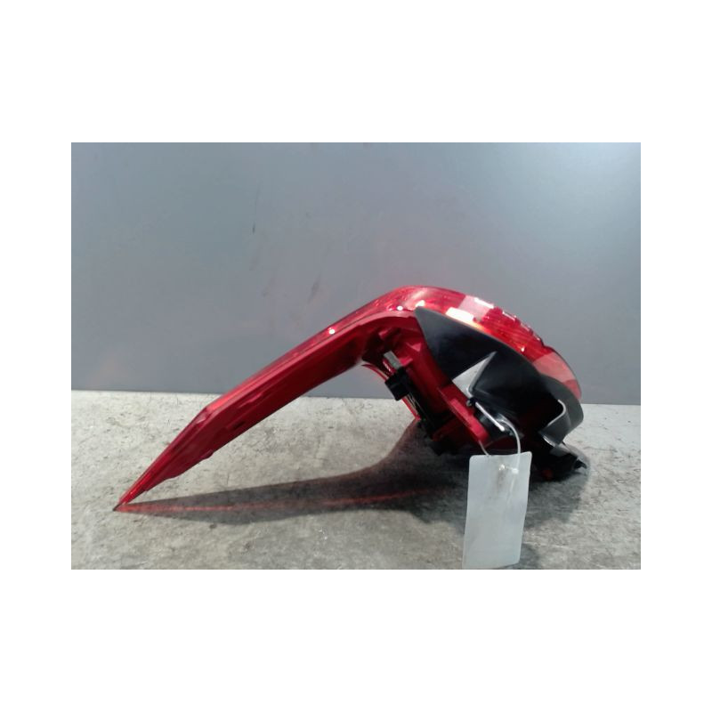 FEU ARRIERE DROIT PEUGEOT 5008 2009-