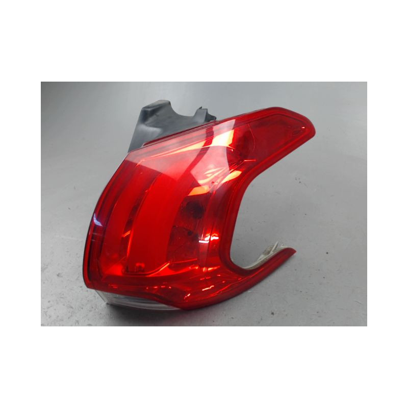 FEU ARRIERE DROIT PEUGEOT 2008
