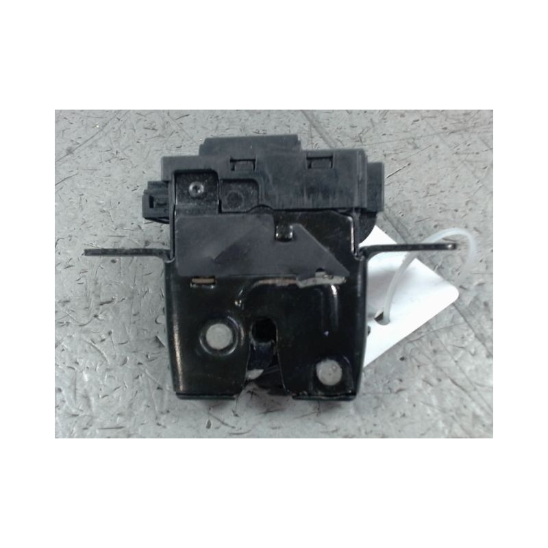 SERRURE HAYON  RENAULT CLIO III 2010-