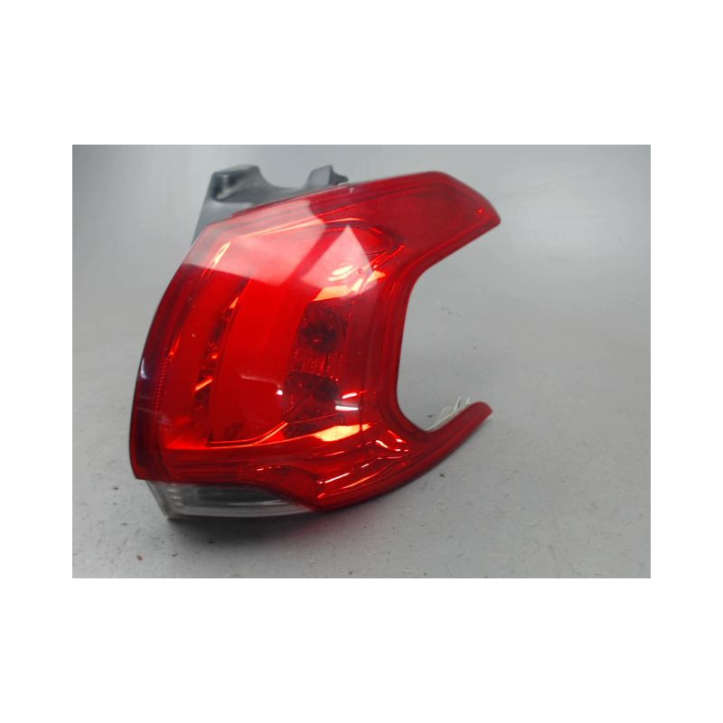 FEU ARRIERE DROIT PEUGEOT 2008