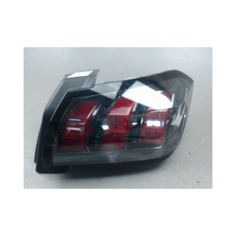 FEU ARRIERE DROIT PEUGEOT 208