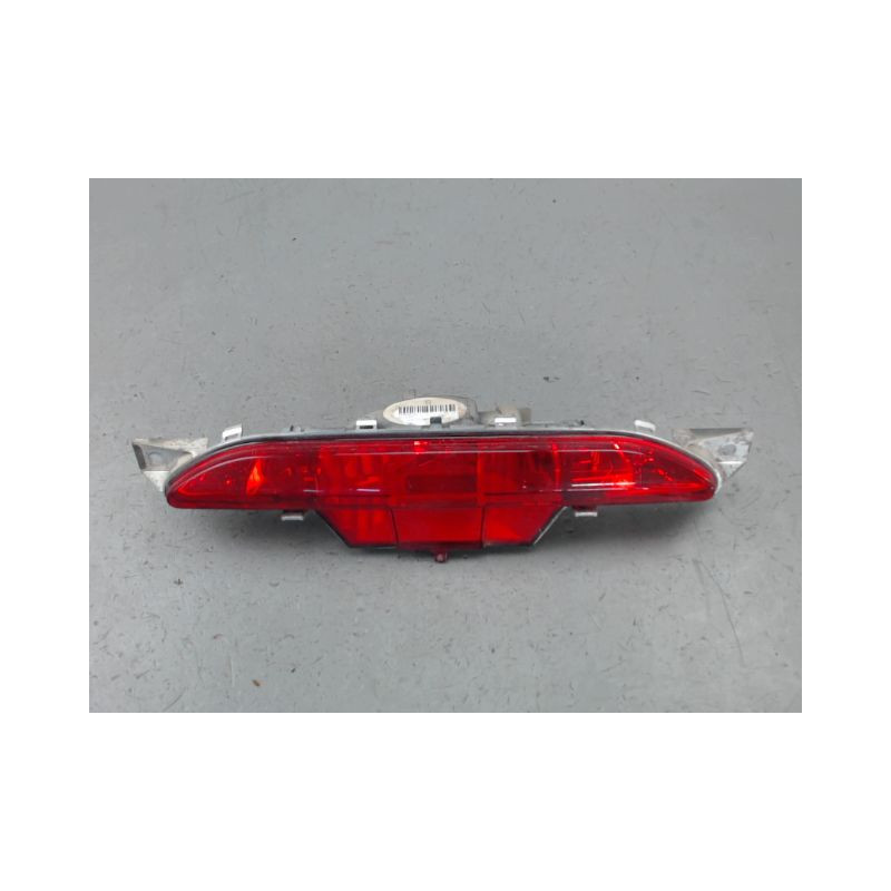 FEU BROUILLARD CENTRAL ARRIERE PEUGEOT 208