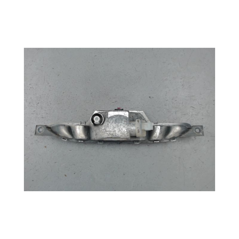 FEU BROUILLARD CENTRAL ARRIERE PEUGEOT 208