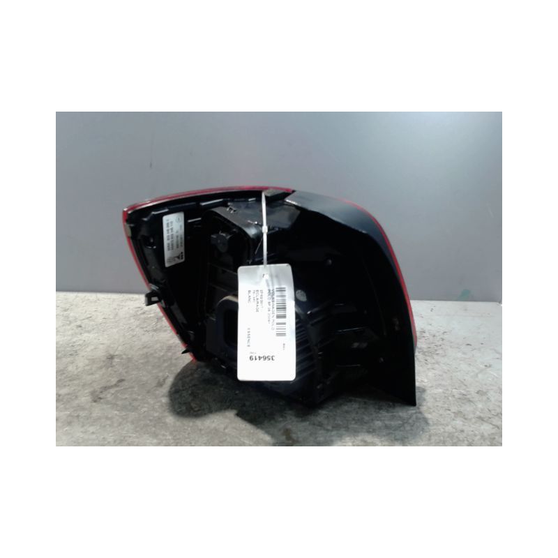 FEU ARRIERE DROIT VOLKSWAGEN POLO 2009-