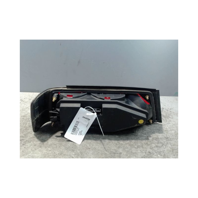 FEU ARRIERE DROIT PEUGEOT 405 -92