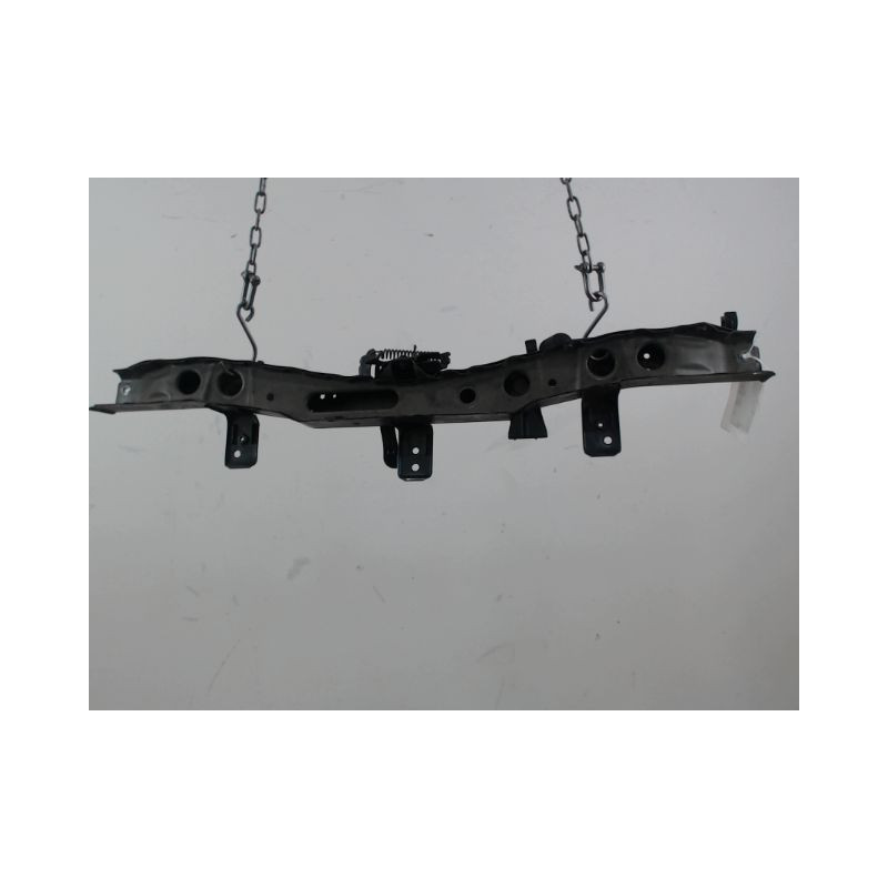 TRAVERSE SUPERIEURE ARMATURE AVANT TOYOTA AURIS