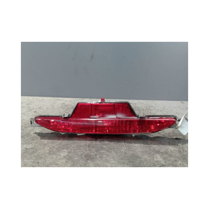 FEU BROUILLARD CENTRAL ARRIERE PEUGEOT 208