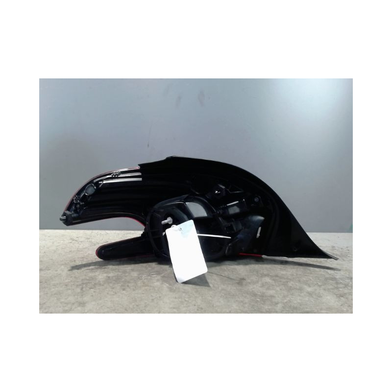 FEU ARRIERE DROIT PEUGEOT 208