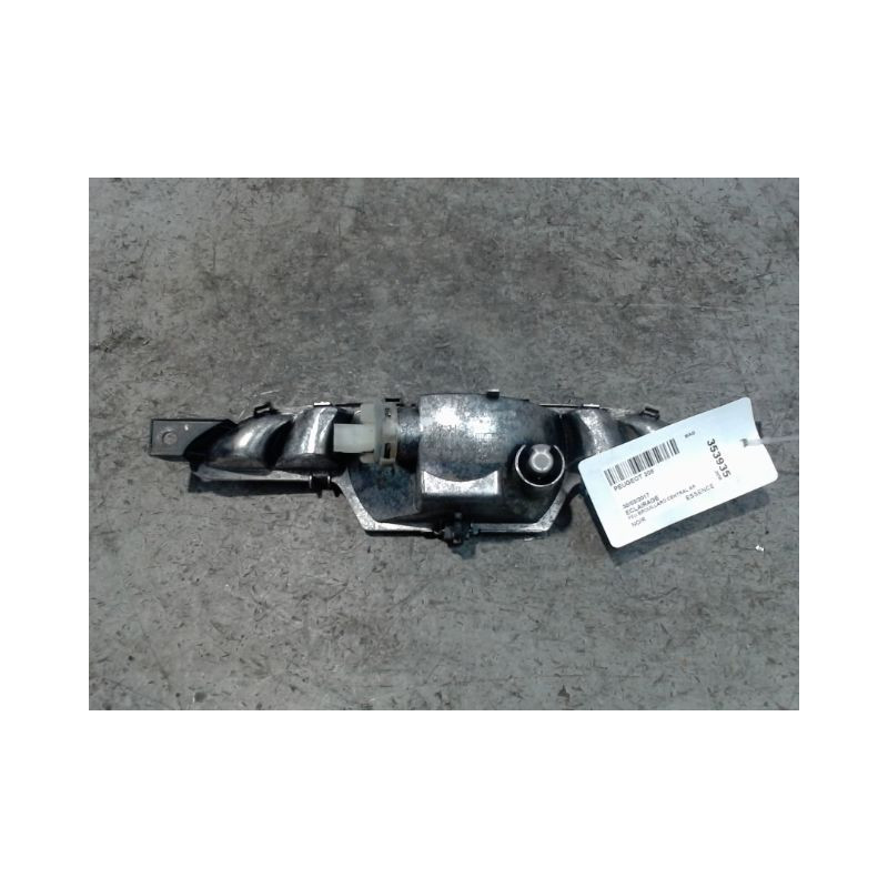 FEU BROUILLARD CENTRAL ARRIERE PEUGEOT 208