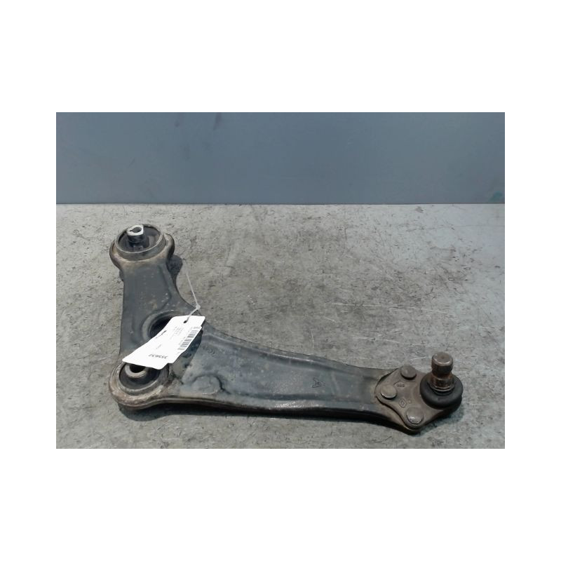 TRIANGLE INFERIEUR AVANT GAUCHE RENAULT MEGANE