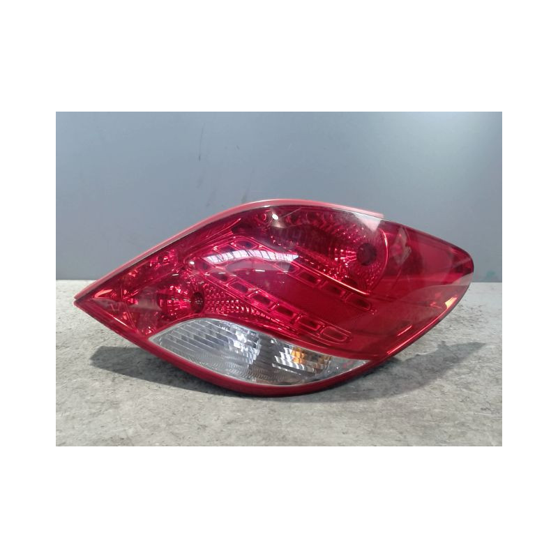 FEU ARRIERE DROIT PEUGEOT 207 2011-