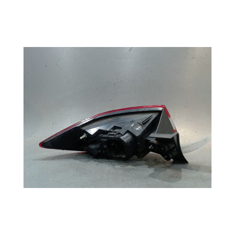 FEU ARRIERE DROIT RENAULT CLIO