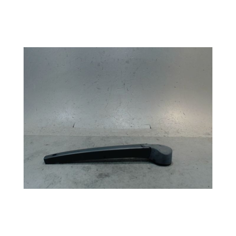 BRAS ESSUIE-GLACE ARRIERE SKODA FABIA