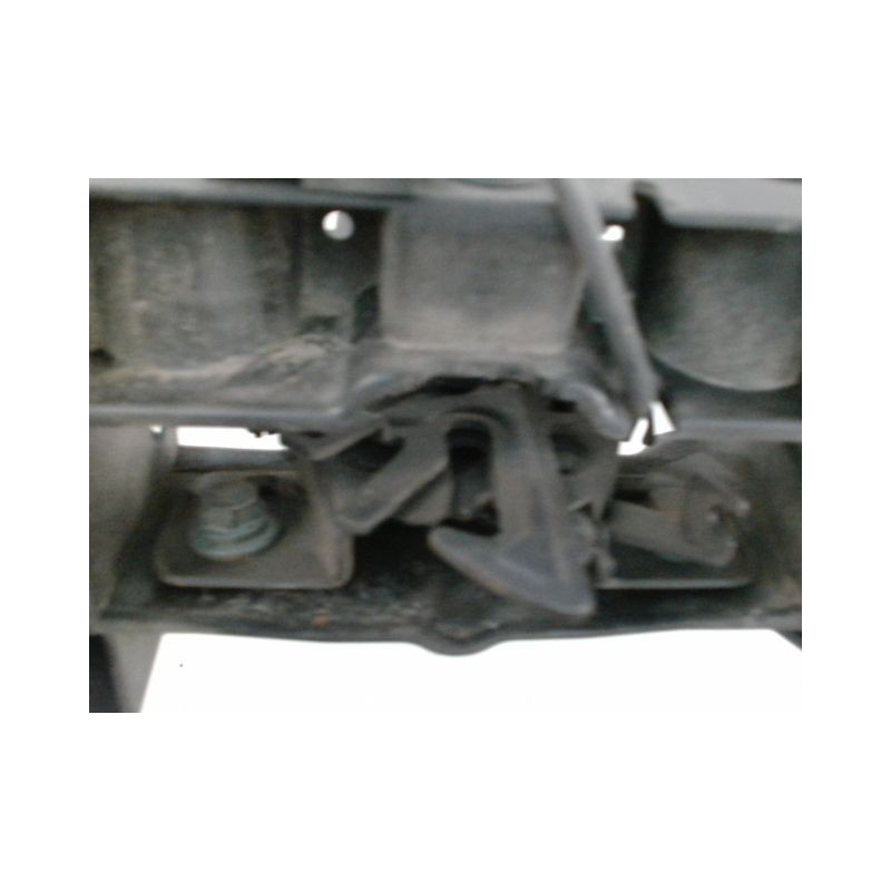 TRAVERSE SUPERIEURE ARMATURE AVANT RENAULT CLIO