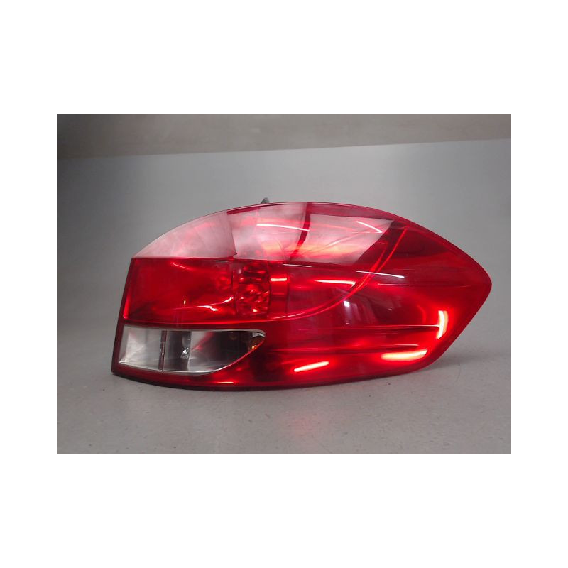 FEU ARRIERE DROIT RENAULT CLIO