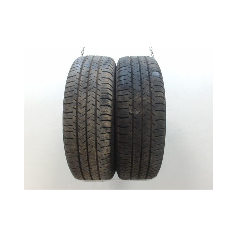 Paire de pneus MICHELIN AGILIS 51 215 65 16 106 T