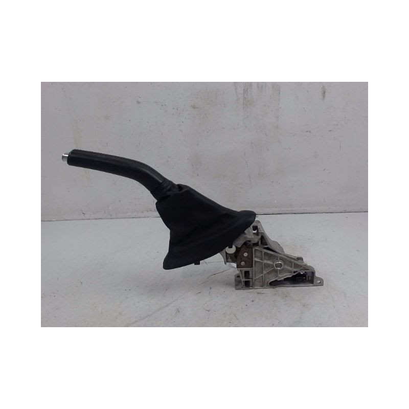 LEVIER FREIN A MAIN VOLVO V40 2000-