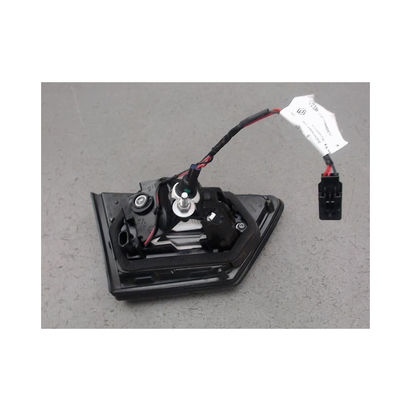 FEU ARRIERE INTERIEUR DROIT RENAULT CLIO