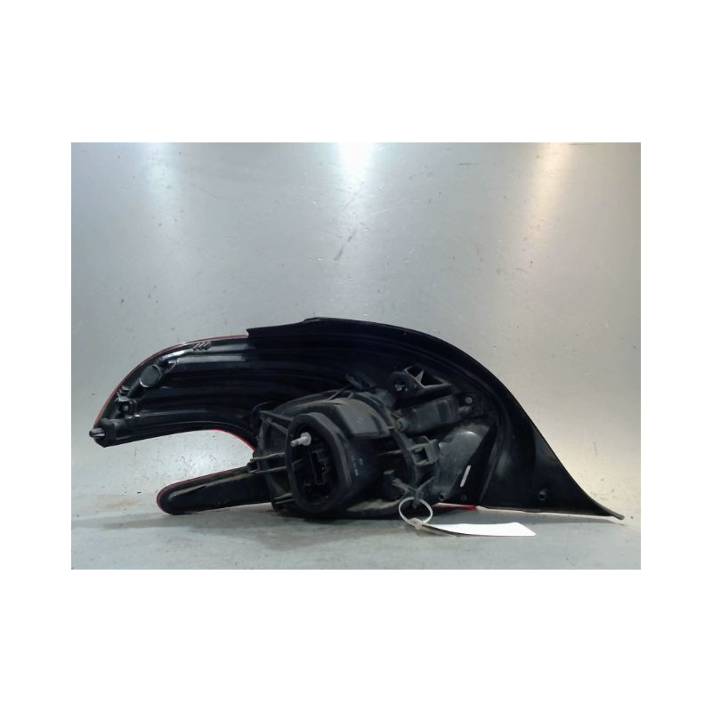 FEU ARRIERE DROIT PEUGEOT 208