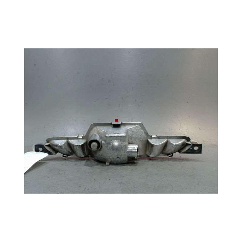 FEU BROUILLARD CENTRAL ARRIERE PEUGEOT 208