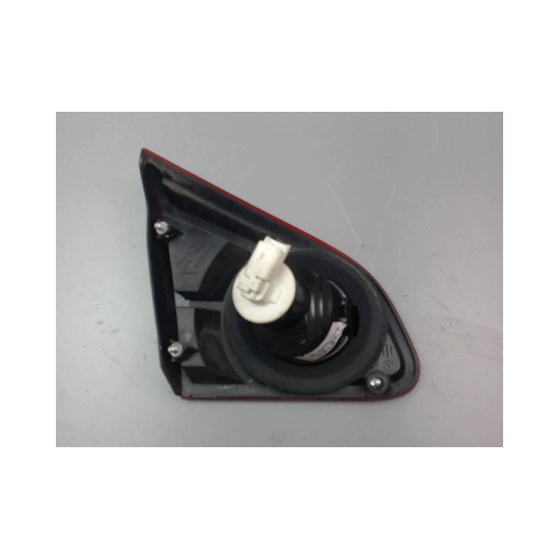 FEU ARRIERE INTERIEUR DROIT NISSAN QASHQAI BREAK I Phase 1 2007-2010