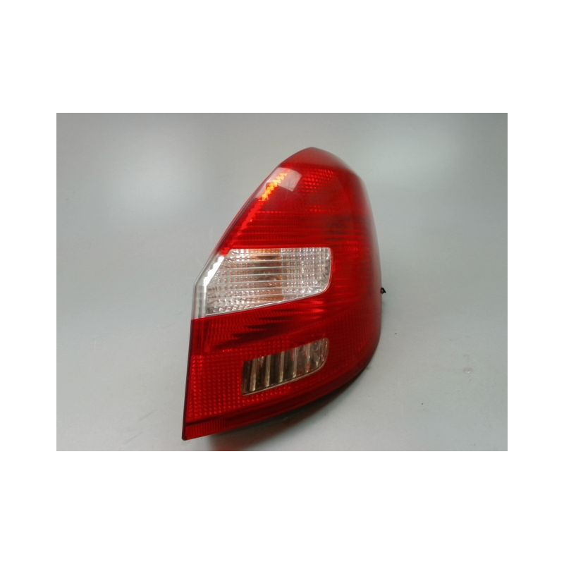 FEU ARRIERE DROIT SKODA FABIA 2007-