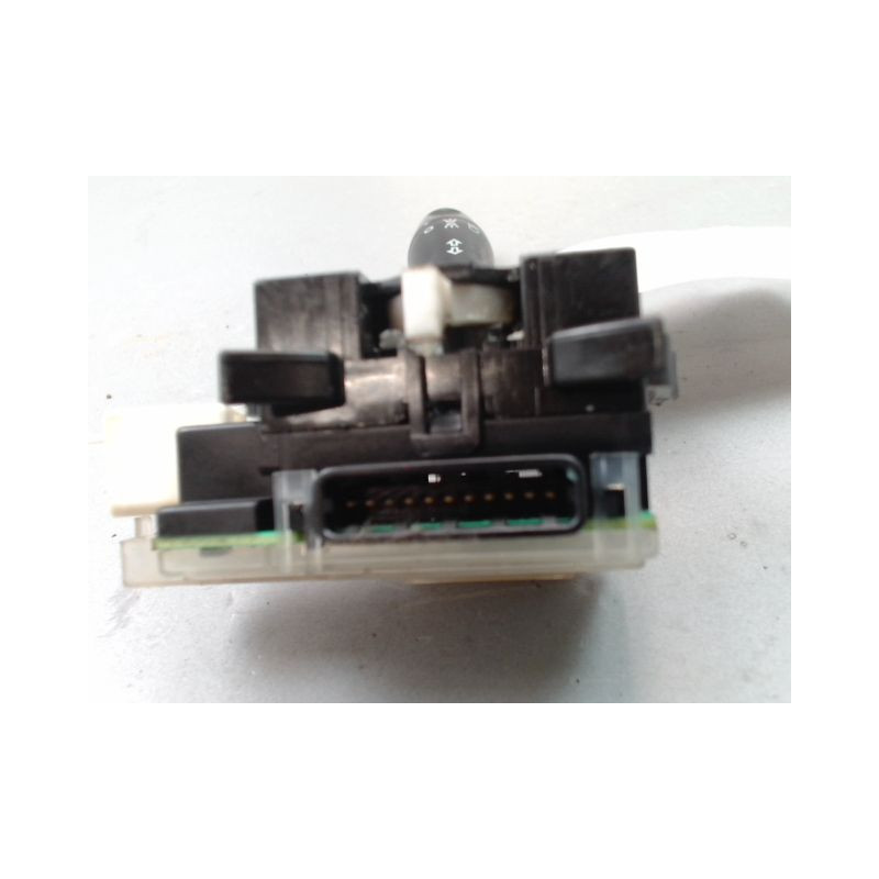 COMMANDE ECLAIRAGE MITSUBISHI PAJERO BREAK III Phase 2 2003-2006