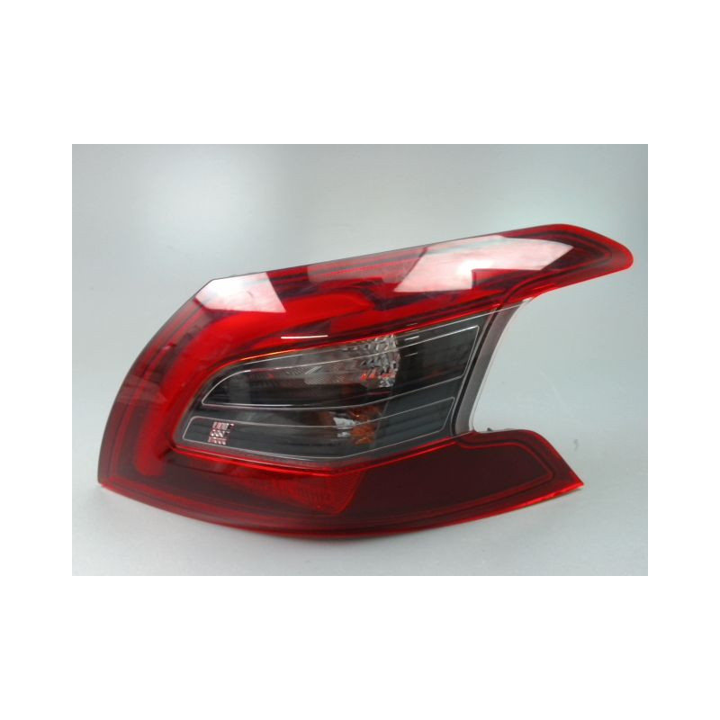 FEU ARRIERE DROIT PEUGEOT 308 2009-