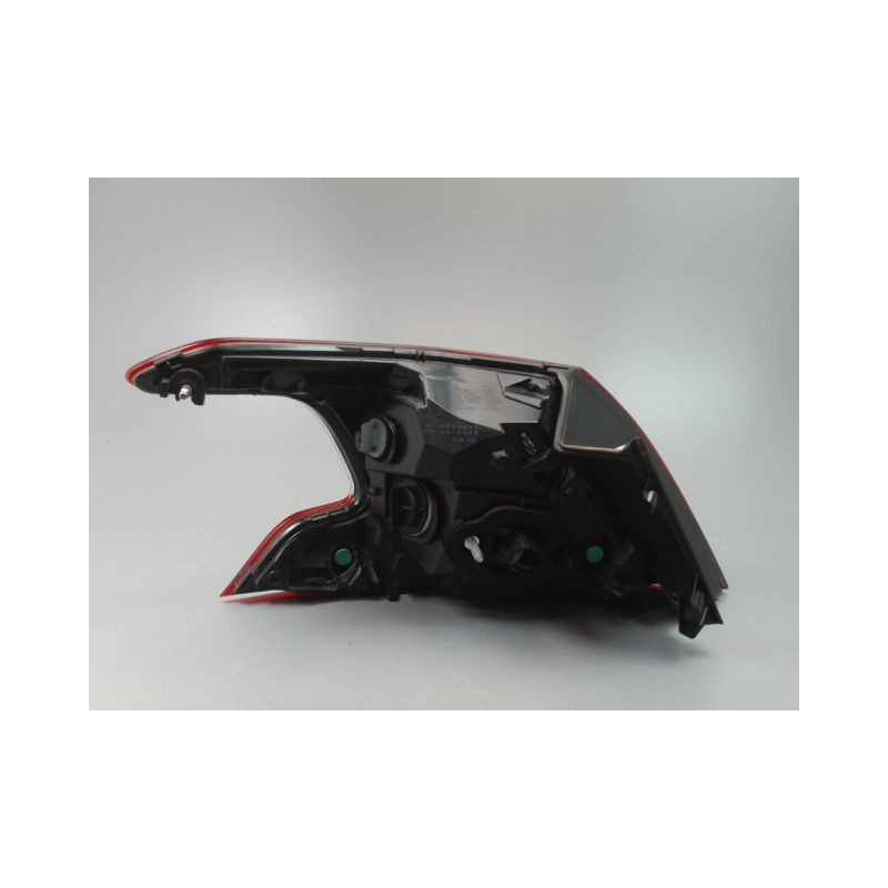 FEU ARRIERE DROIT PEUGEOT 308 2009-