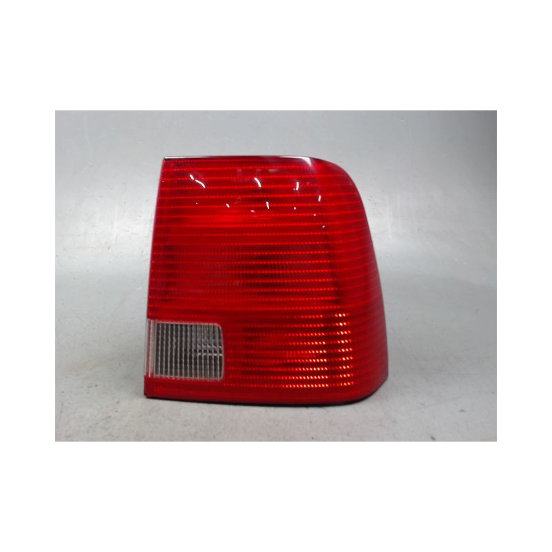 FEU ARRIERE DROIT VOLKSWAGEN PASSAT 96-2000