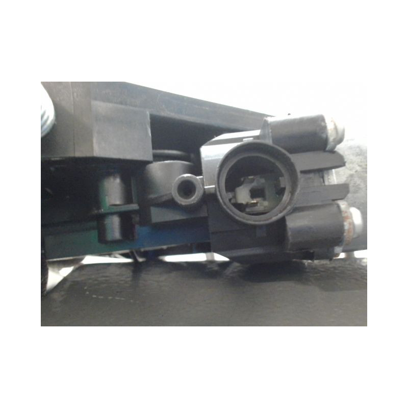MECANISME+MOTEUR LEVE-GLACE AVANT DROIT PEUGEOT 108