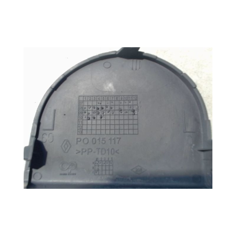 OBTURATEUR COUVRE CROCHET DE BOUCLIER AV RENAULT LAGUNA III 2009-