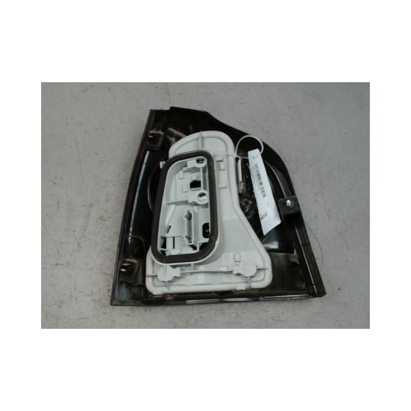 FEU ARRIERE DROIT VOLKSWAGEN POLO 2005-