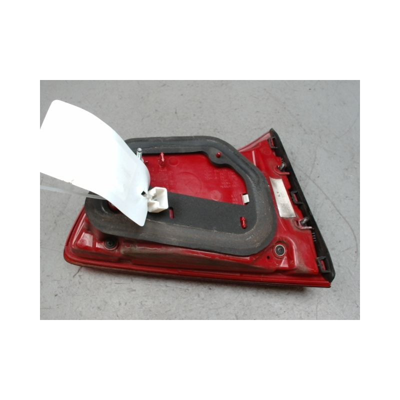 FEU ARRIERE INTERIEUR DROIT KIA SPORTAGE III 2010-