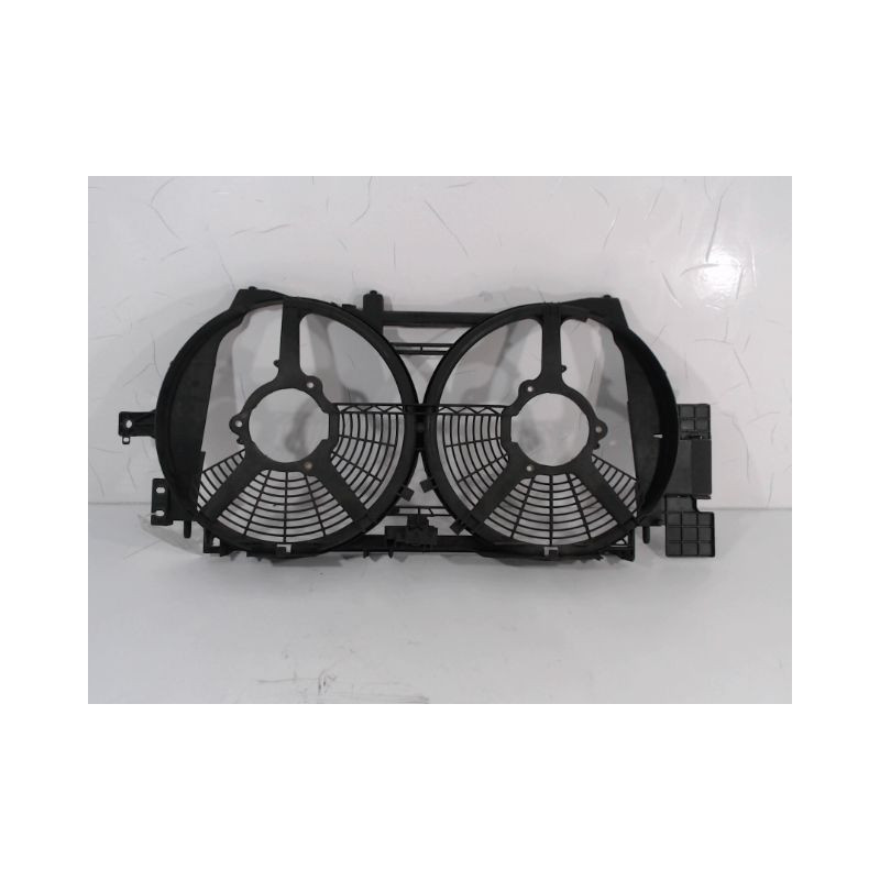 SUPPORT DE VENTILATEUR RENAULT AVANTIME