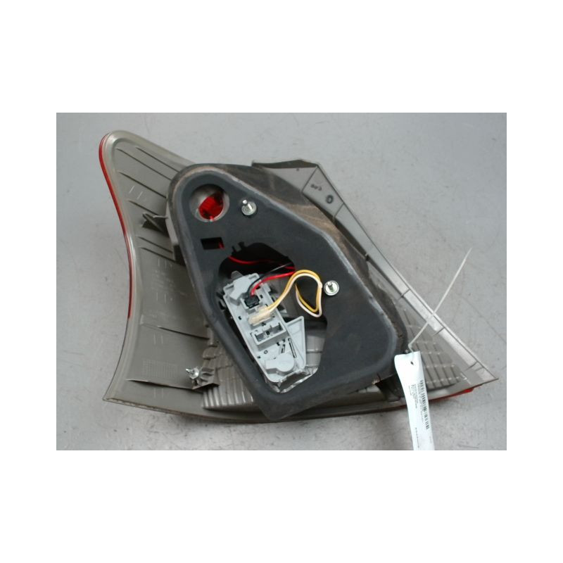 FEU ARRIERE DROIT TOYOTA YARIS II 2010-