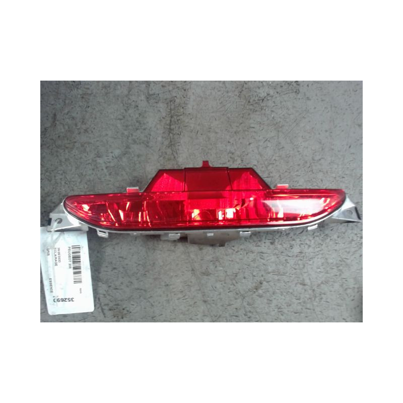 FEU BROUILLARD CENTRAL ARRIERE PEUGEOT 208
