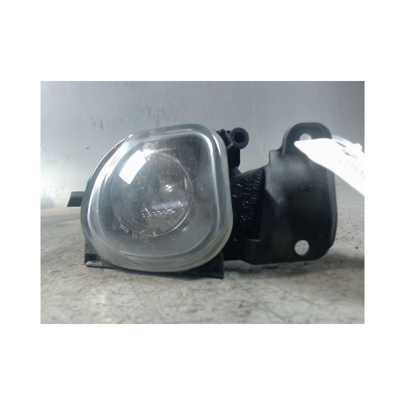 PHARE ANTIBROUILLARD AVANT DROIT AUDI A6 97-2001