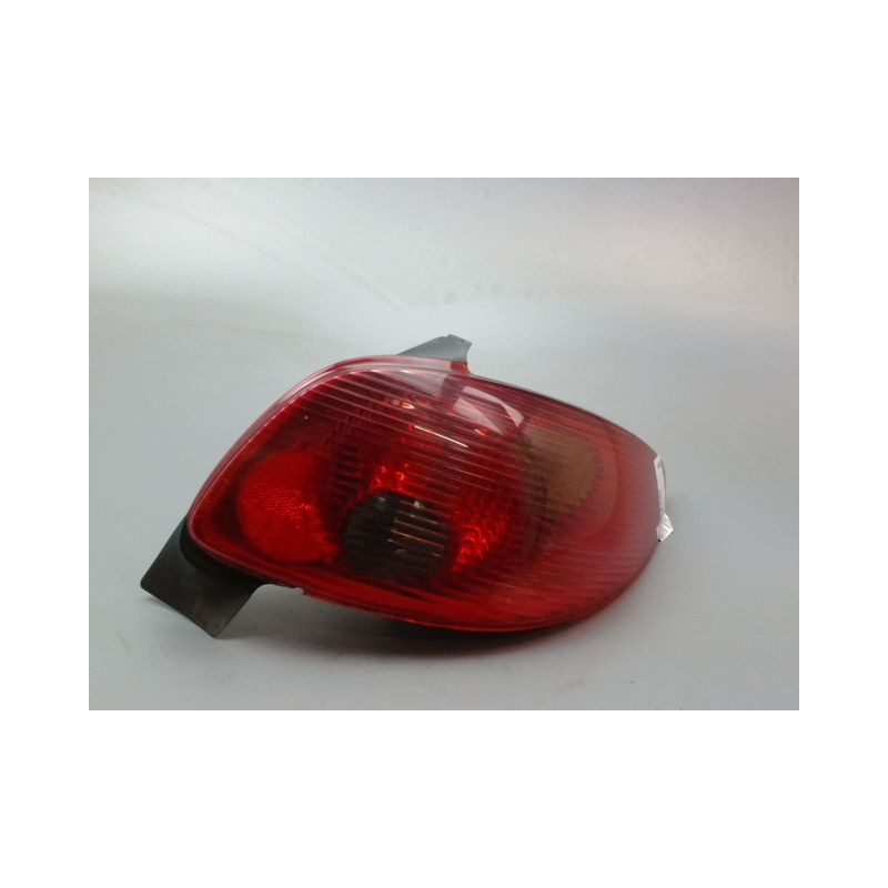 FEU ARRIERE DROIT PEUGEOT 206 1998-2009