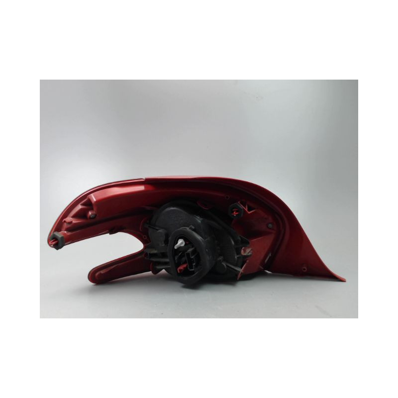 FEU ARRIERE DROIT PEUGEOT 208