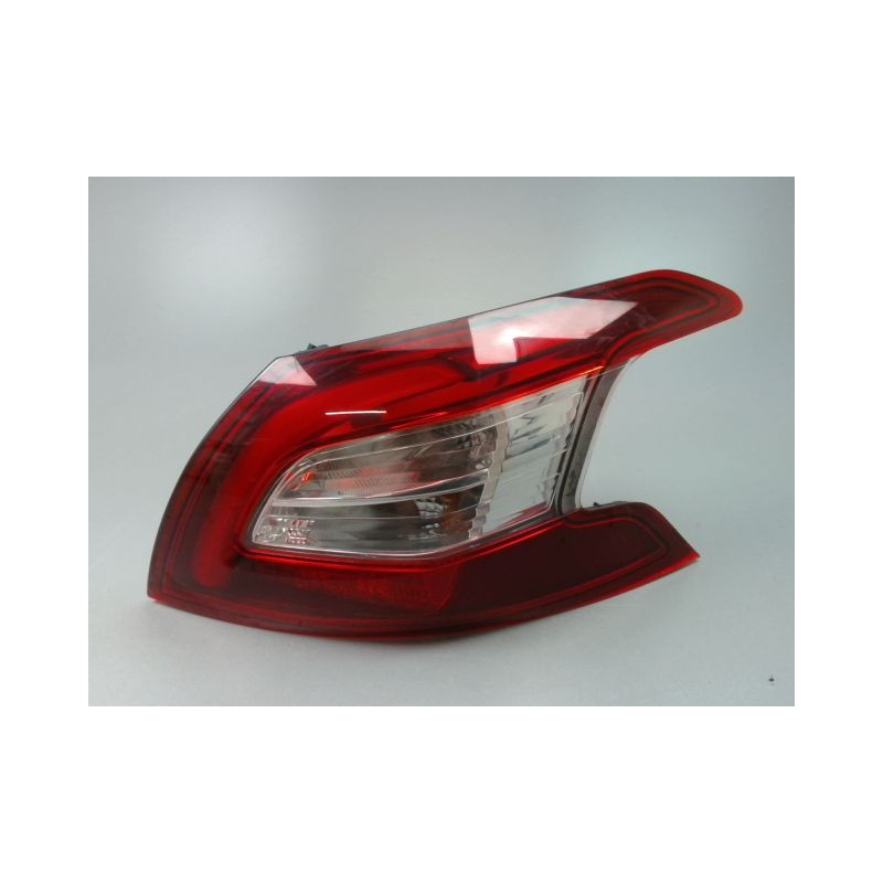 FEU ARRIERE DROIT PEUGEOT 308 2009-