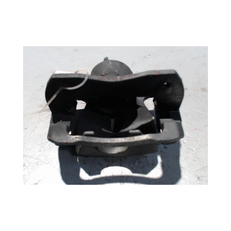 ETRIER DE FREIN AVANT DROIT TOYOTA AURIS 2010-