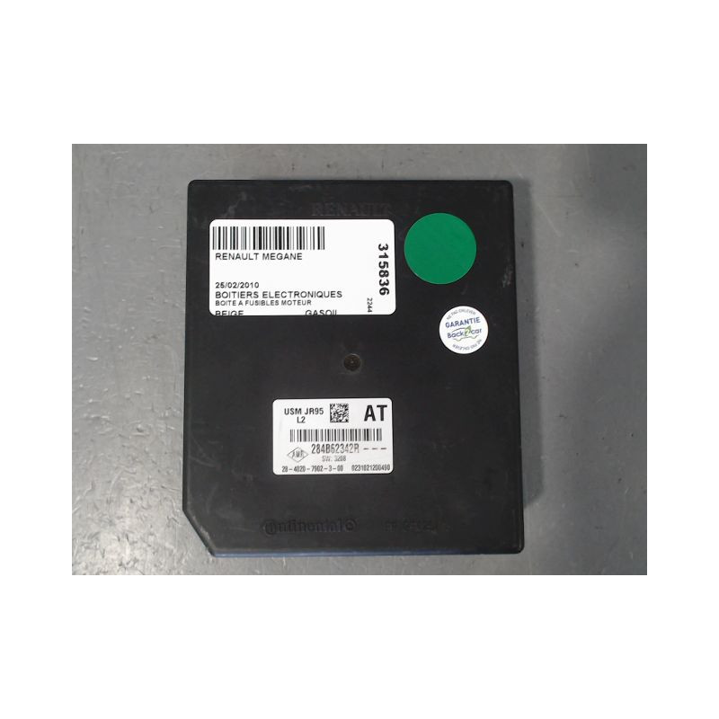 BOITE A FUSIBLES RENAULT MEGANE