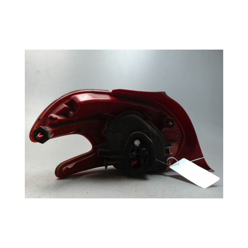 FEU ARRIERE DROIT PEUGEOT 208