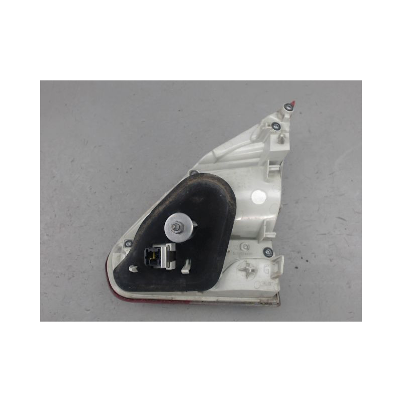 FEU ARRIERE INTERIEUR GAUCHE PEUGEOT 2008